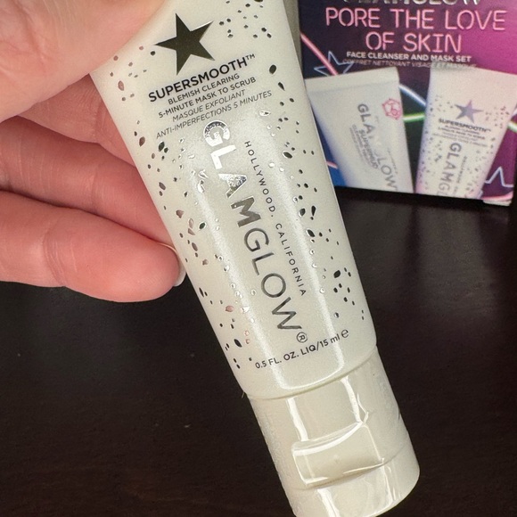MINI GLAMGLOW PORE THE LOVE OF SKIN! Face cleanser and mask set - Picture 3 of 4